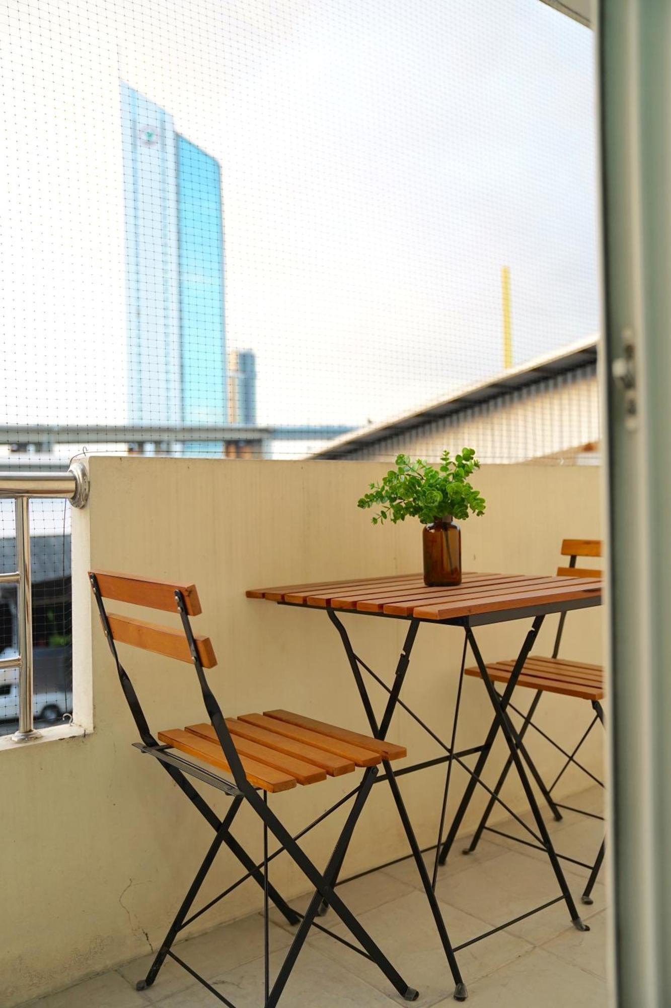 The View Residence Bangkok Exteriör bild